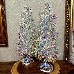 NWT-Set of 2 Cupcakes & Cashmere Iridescent Fringe Light Up Trees 16.5”